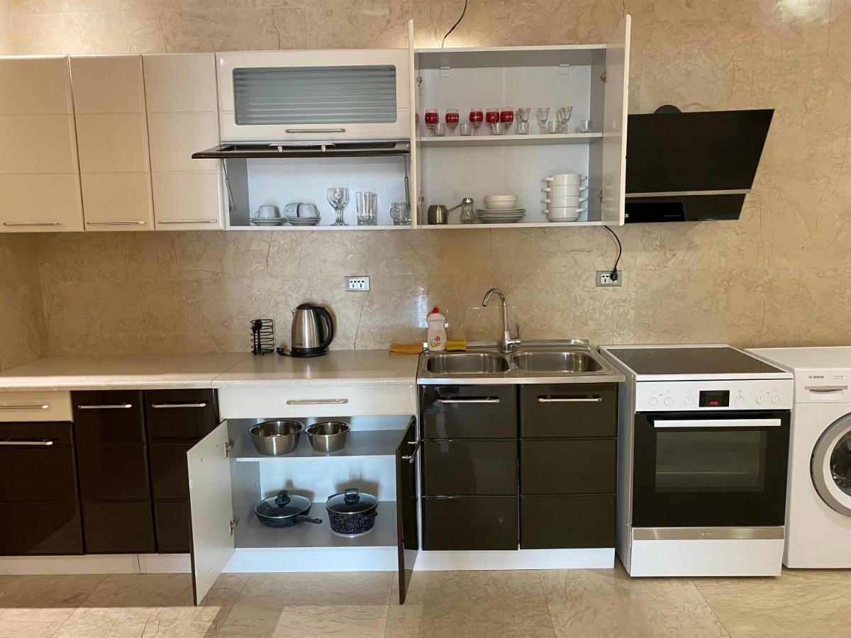 Apartment In Porta Batumi Tower ภายนอก รูปภาพ