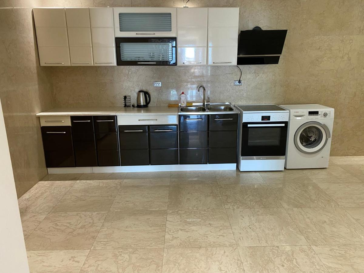 Apartment In Porta Batumi Tower ภายนอก รูปภาพ